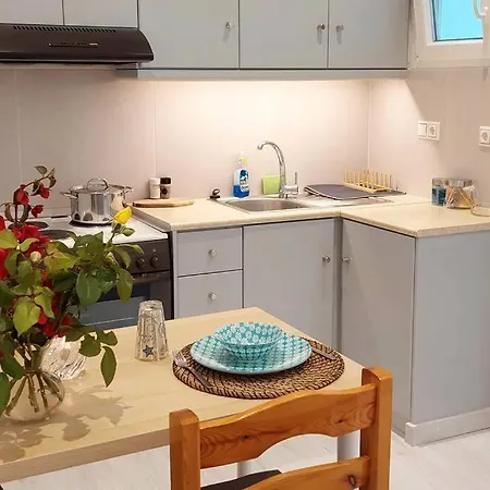 Seaside Cushy Apartment